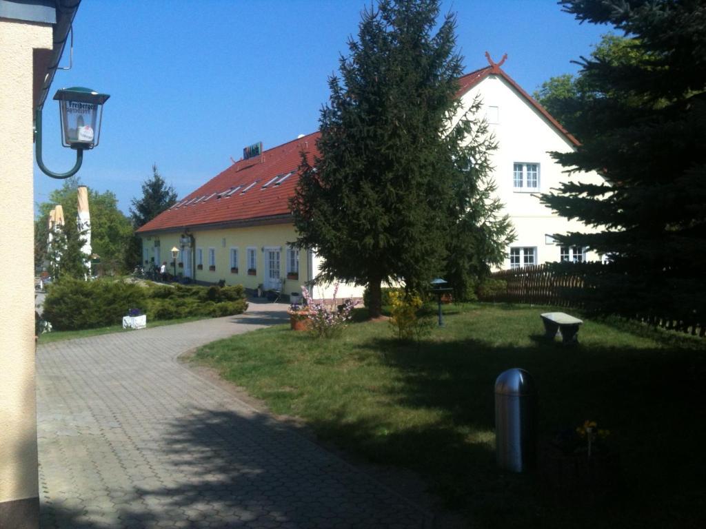 Hotel-Pension Am Muehlberg Luebbenau Exterior photo