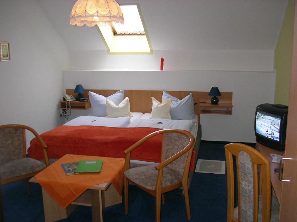 Hotel-Pension Am Muehlberg Luebbenau Room photo